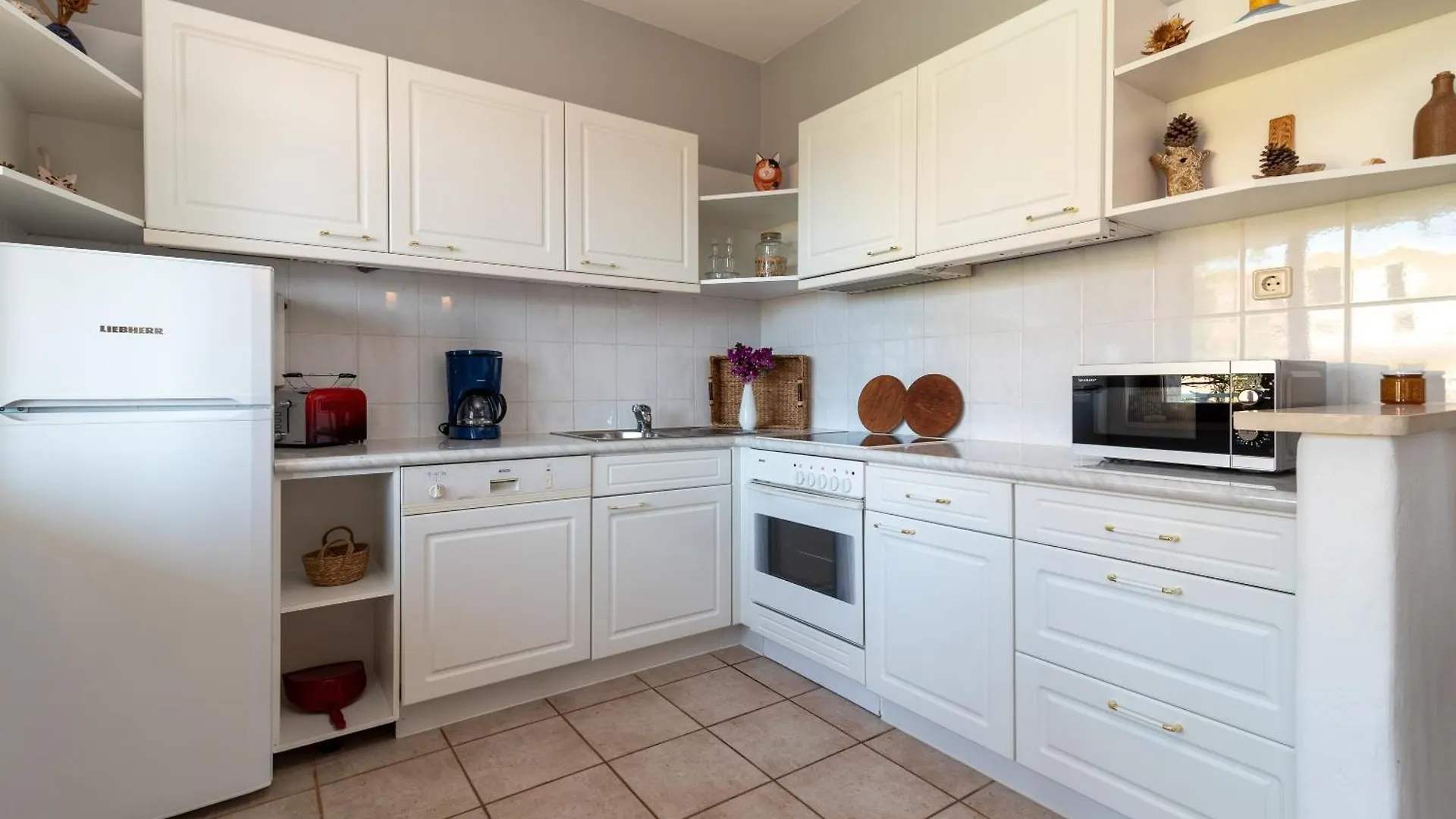 Apartments Gordan With Garden, 3 Min Walk To The Beach