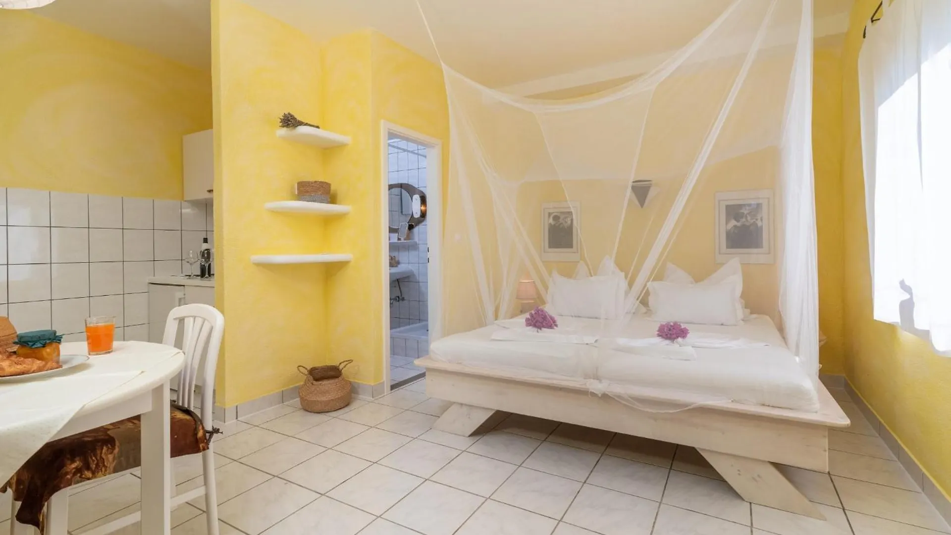 Apartments Gordan With Garden, 3 Min Walk To The Beach Трогир 0*,