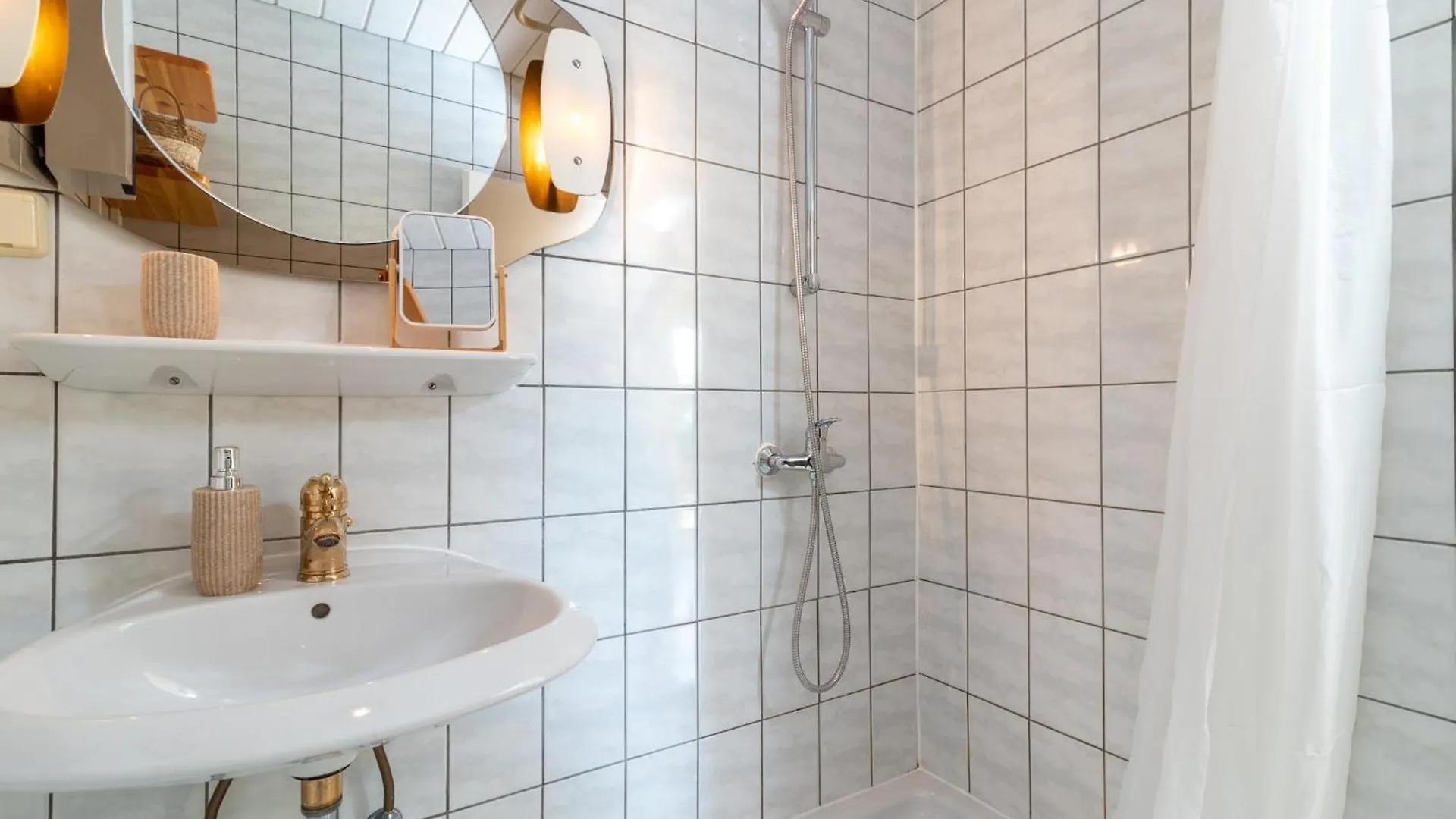 Apartments Gordan With Garden, 3 Min Walk To The Beach 0*, Trogir Croatia